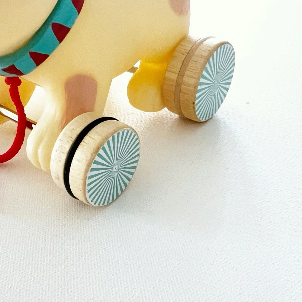 Djeco pull along